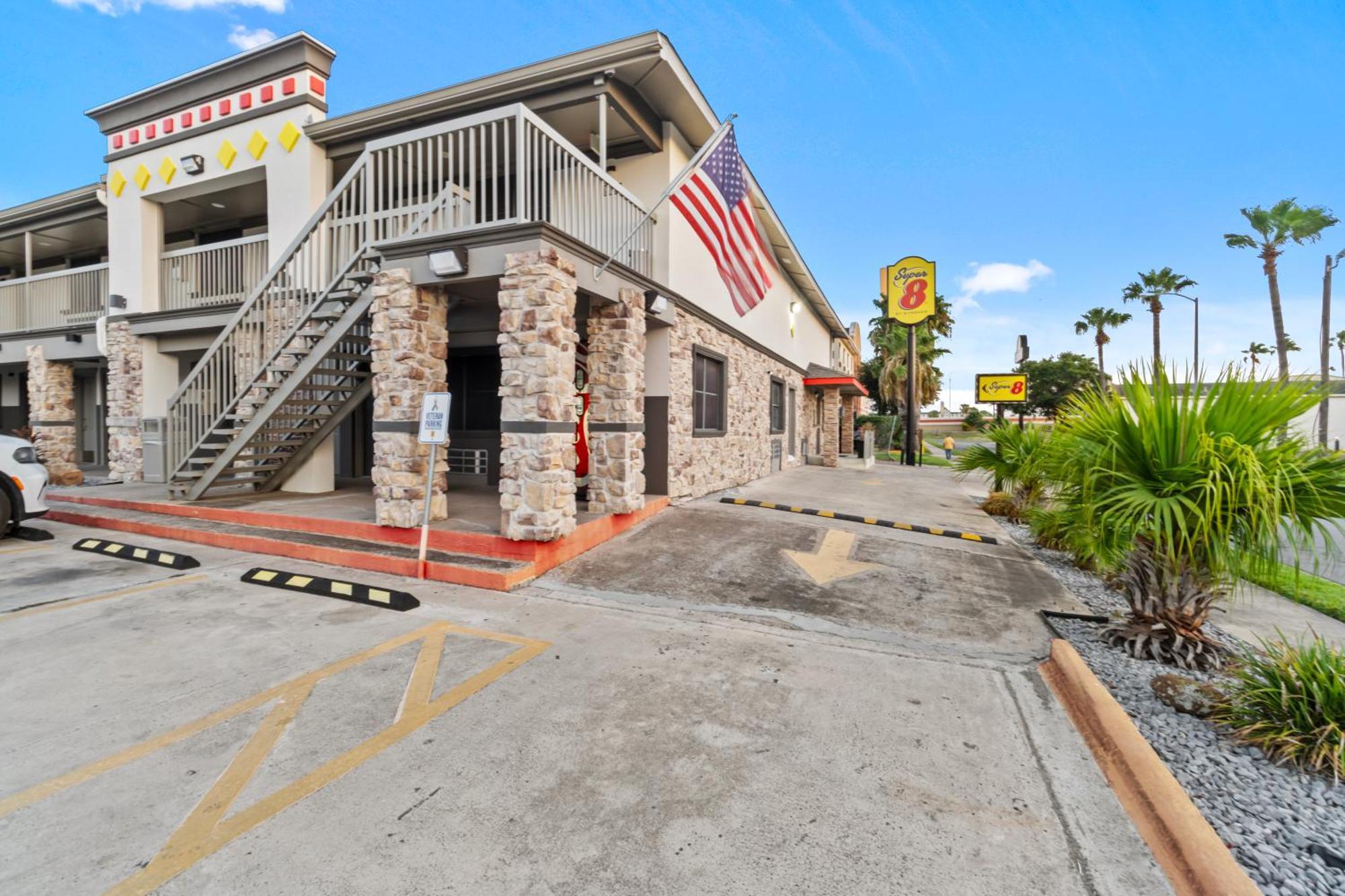 Super 8 By Wyndham Mcallen-Downtown-Airport-La Plaza Mall Motel Luaran gambar