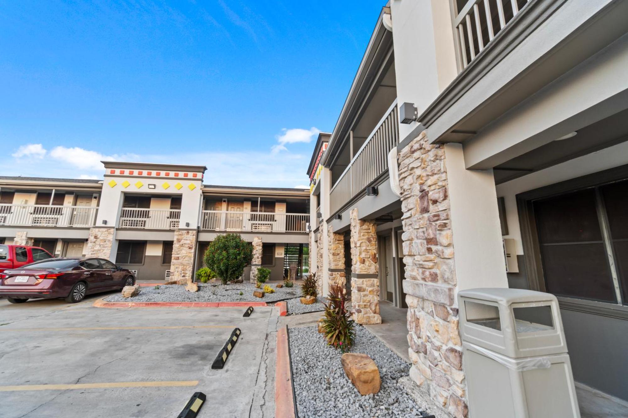 Super 8 By Wyndham Mcallen-Downtown-Airport-La Plaza Mall Luaran gambar