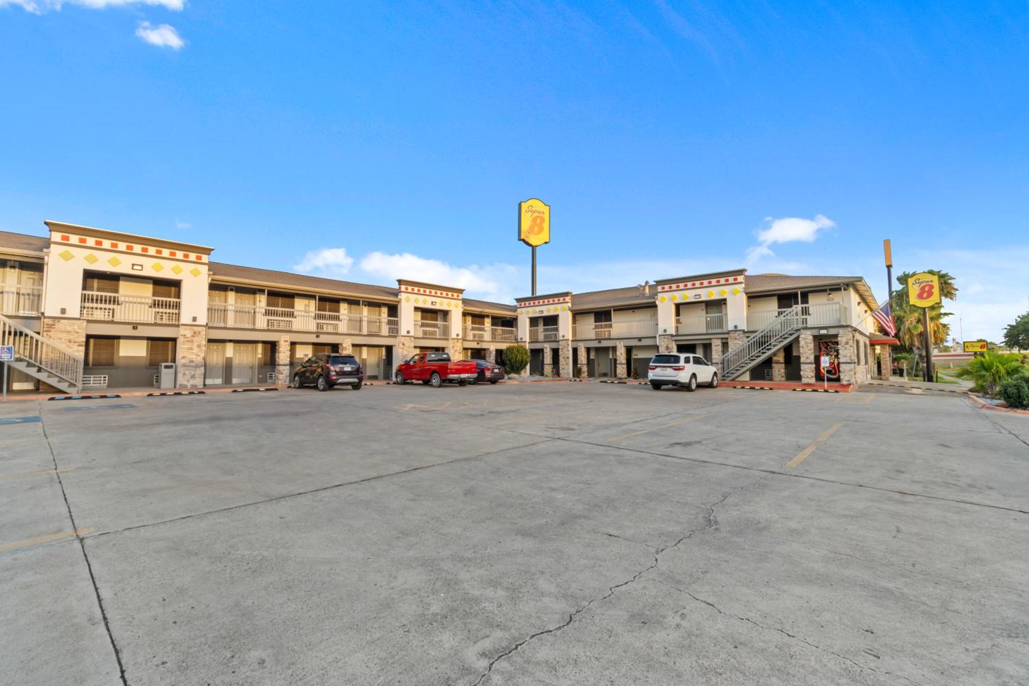 Super 8 By Wyndham Mcallen-Downtown-Airport-La Plaza Mall Motel Luaran gambar